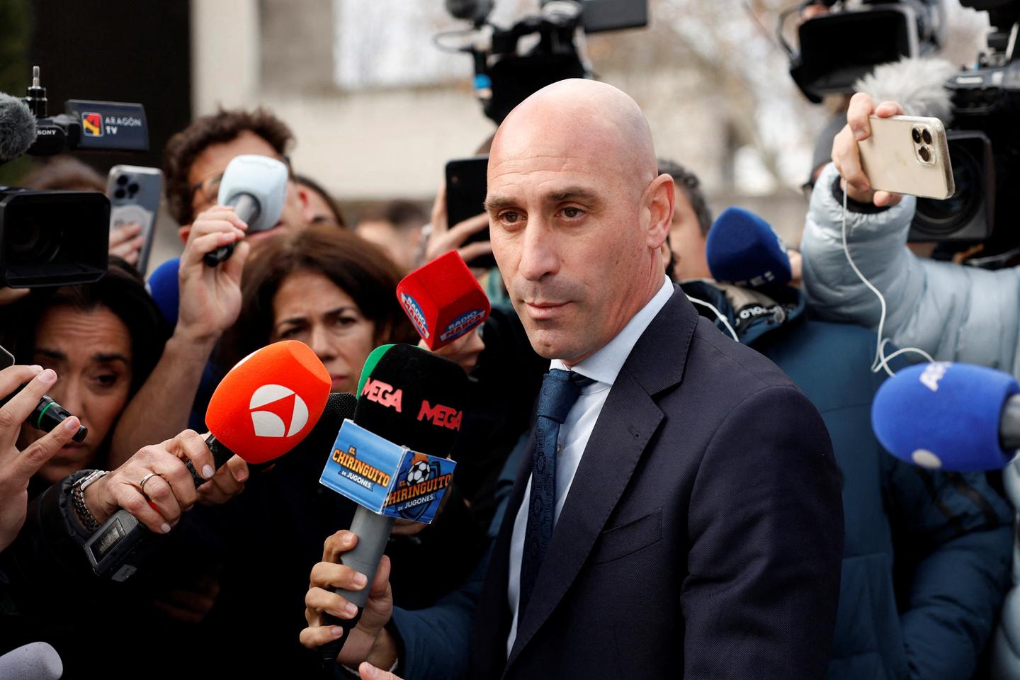 يدعو الادعاء ويطلب إجراء محاكمة جديدة لـ Luis Rubiales