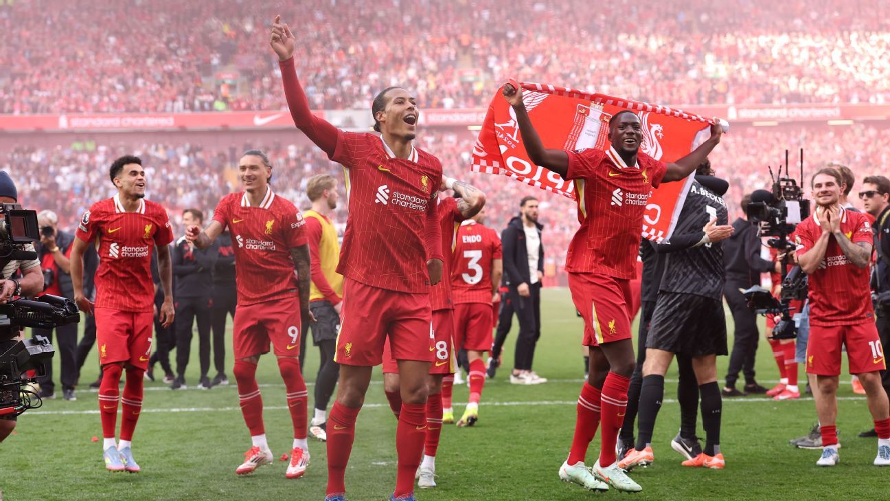 ليفربول يستعيد لقب الدوري الممتاز، ليواجه مانشستر يونايتد في صراع الألقاب بتاريخهما المشترك مع 20 بطولة.