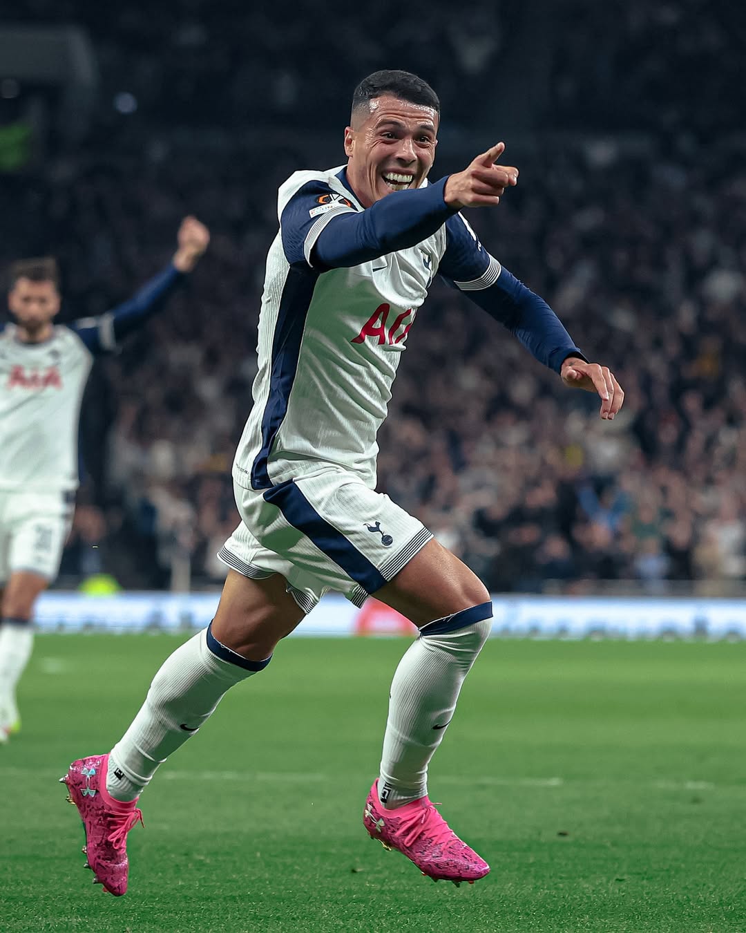 سبيرز يتعادل 1-1 مع آينتراخت فرانكفورت في ربع نهائي الدوري الأوروبي.