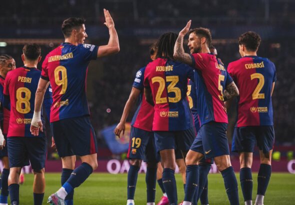 بطلب مباشر من كريستيانو رونالدو… نادي النصر يسعى للتعاقد مع نجم برشلونة الموهوب، وإنقاذ اللاعب من جحـ.ـيم هانسي فليك!