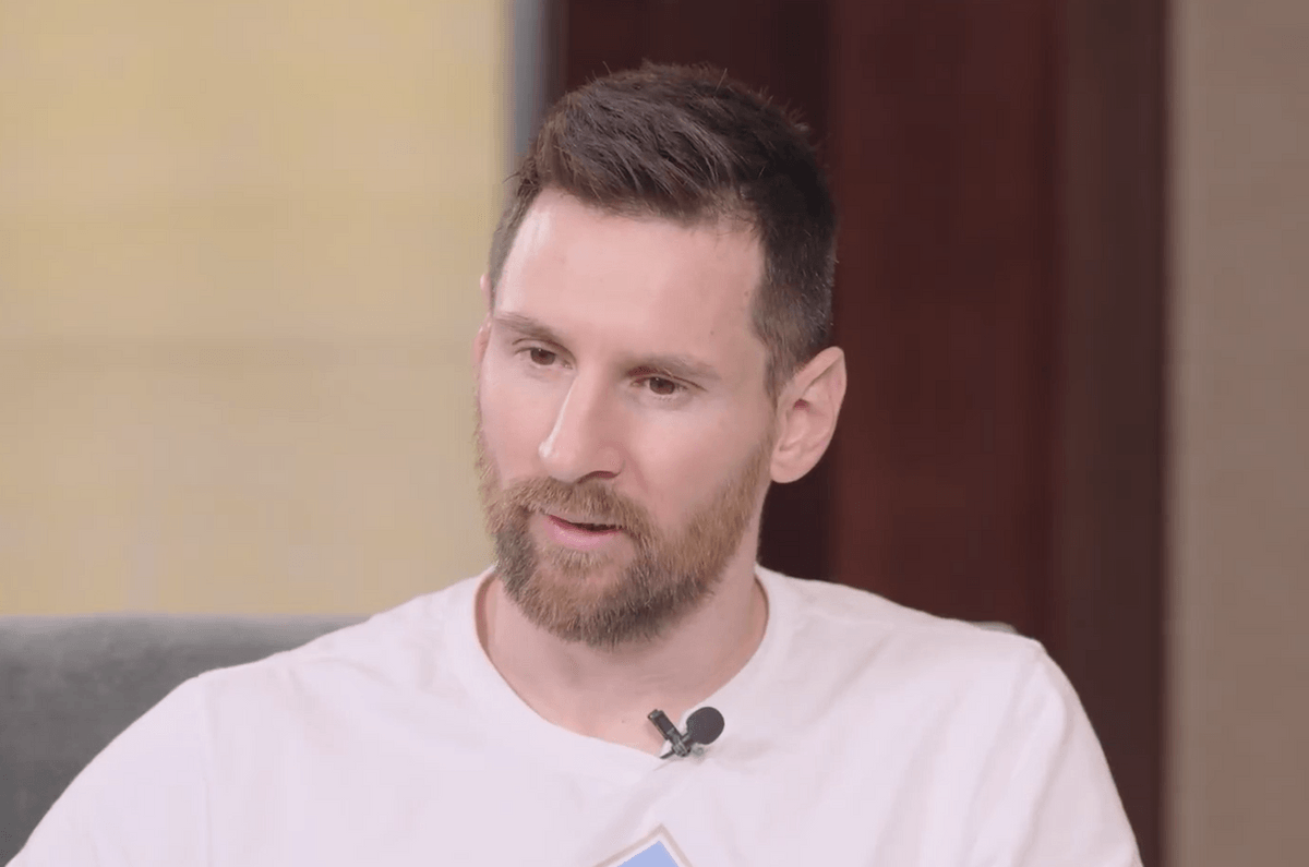 الأسطورة ليونيل ميسي يكشف عن توقعاته لكلاسيكو نهائي الكأس، ويصرح عن نجم برشلونة الاستثنائي الذي سيـ.ـخطف الأضواء من الجميع!