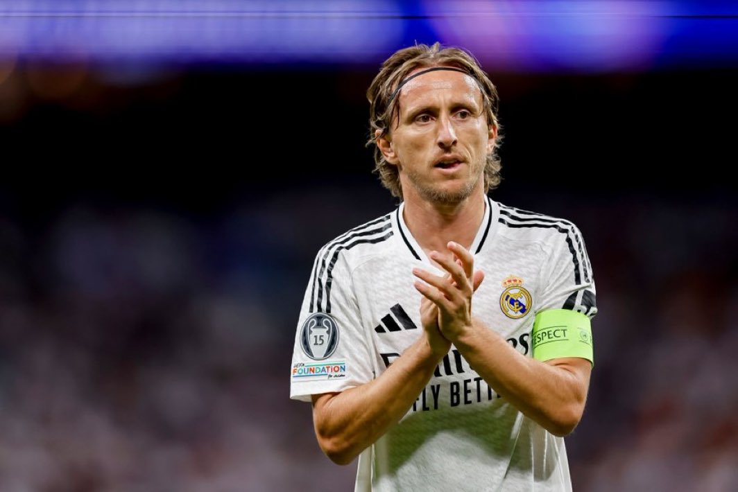 بقرار من بيريز… ريال مدريد يطرد مودريتش في نهاية الموسم تمهيدًا لضم نجم عالمي جديد في الميركاتو القادم!