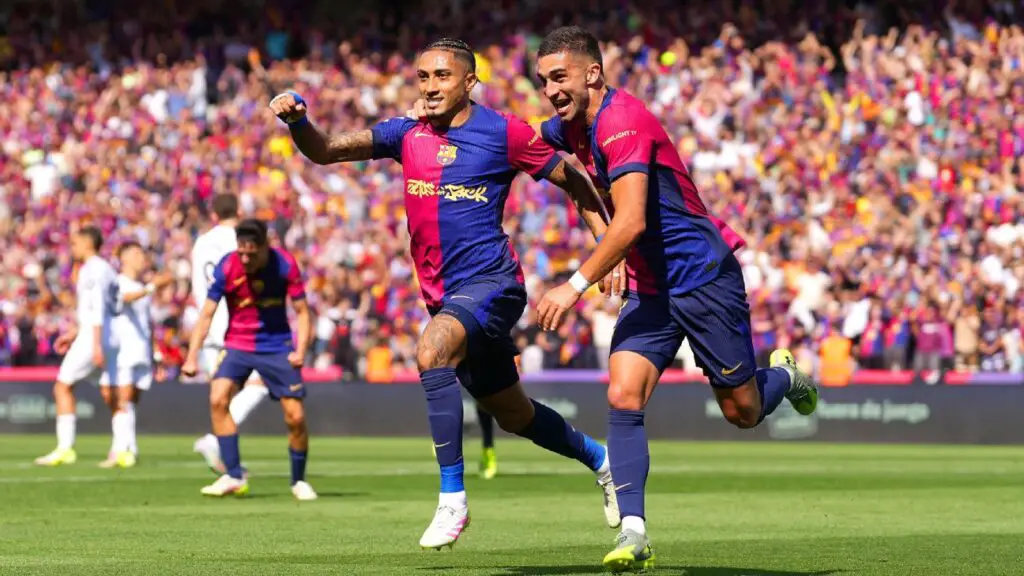 برشلونة وريال مدريد يقدمان عرضًا مثيرًا بتسجيل ستة أهداف في الشوط الأول 1 Barcelona vs. Real Madrid lives up to billing with six goals in first half