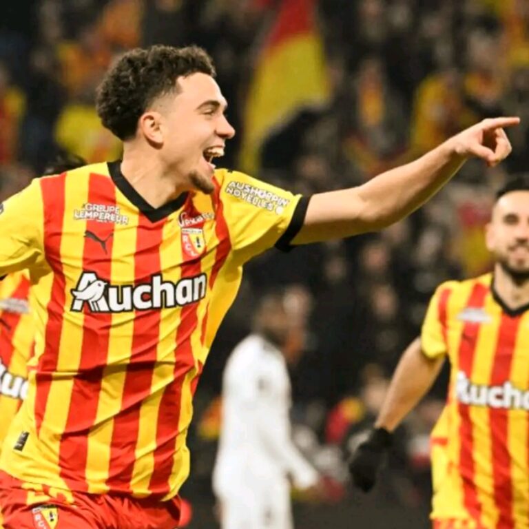 نائل العيناوي نجم لانس الفرنسي يضع مدرب المنتخب الوطني المغربي وليد الركراكي تحت الضغط قبل معسكر أسود الأطلس القادم