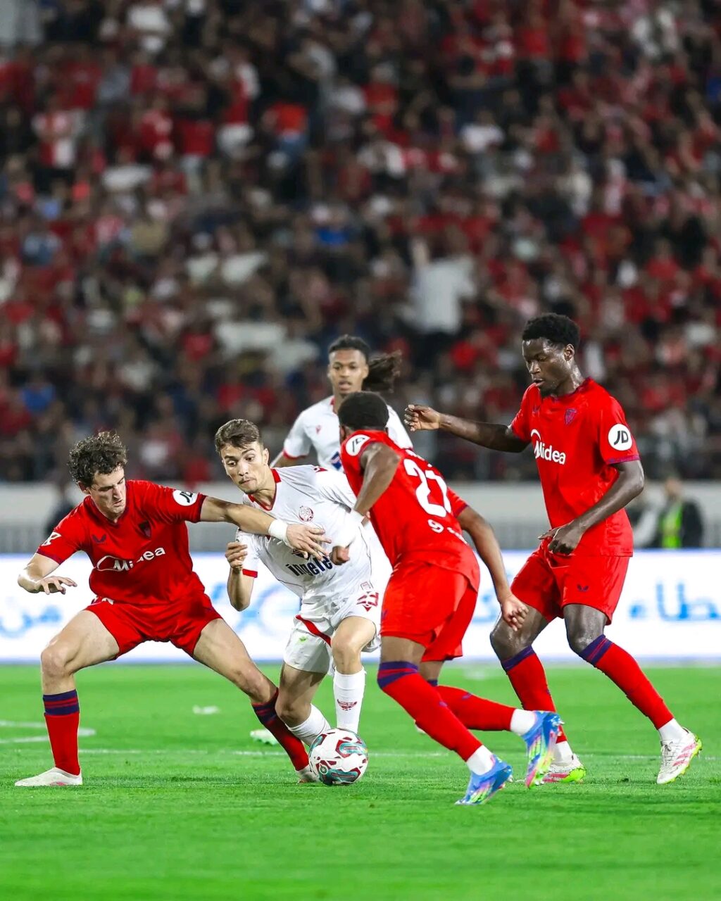 نادي الوداد الرياضي يبدأ معسكرًا إعدادياً مغلقاً. 1 نادي الوداد الرياضي يدخل معسكرا إعداديا مغلقا