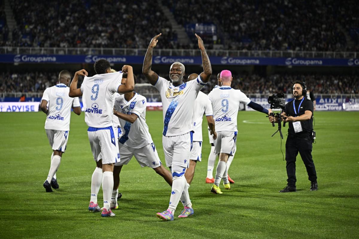 Stars du ballon rond, buts à la pelle, hommage rendu par l'AJA... Le jubilé riche en émotions de Djibril Cissé