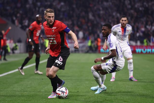 « Adrien Truffert est une priorité ultime » à Rennes pour Habib Beye