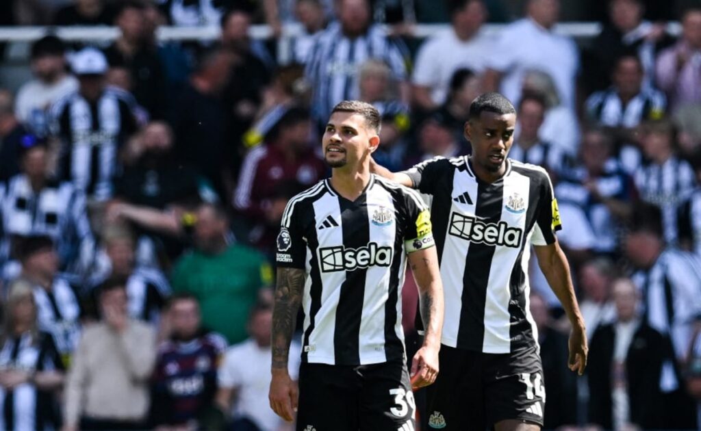 صراع الأمل بين الخمسة الأوائل في الدوري الإنجليزي الممتاز للحصول على ثروات دوري الأبطال 1 Premier League Top-Five Hopefuls Battle For Champions League Riches