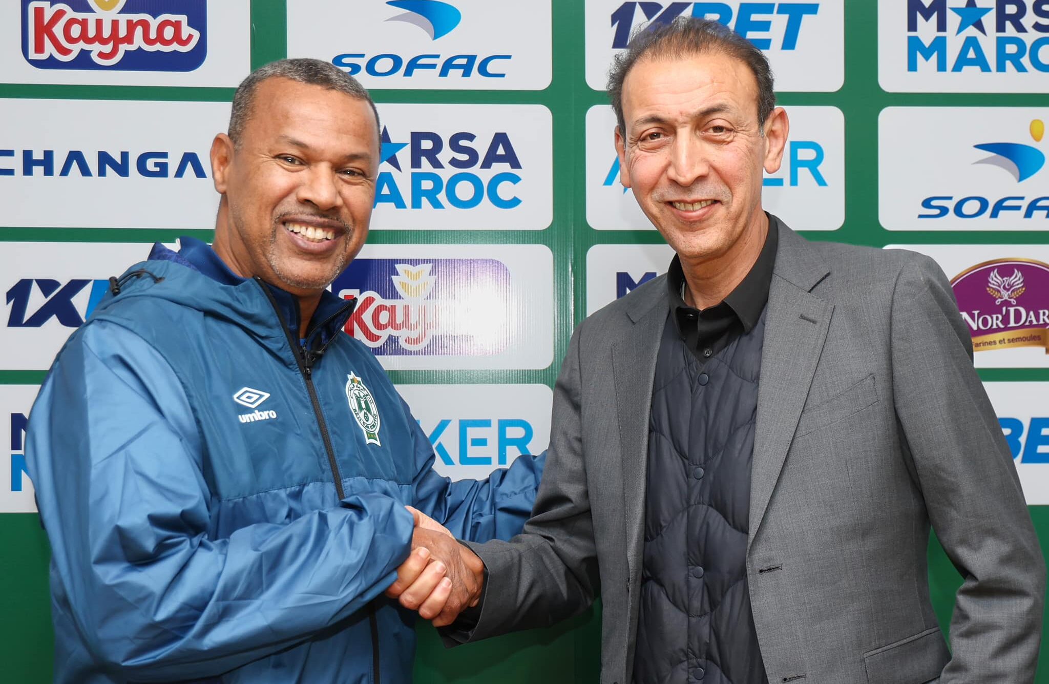 الرجاء يجري مفاوضات جديدة مع قائد منتخب أفريقي