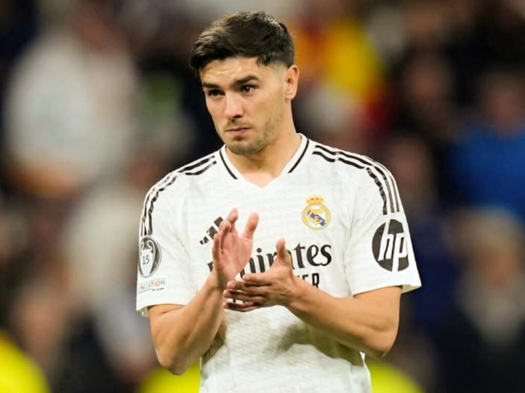 ريال مدريد الإسباني يتخذ قرارًا نهائيًا بشأن الاستغناء عن خدمات الدولي المغربي براهيم دياز. 1 نادي ريال مدريد الاسباني يحسم في اللاستغناء عن خدمات الدولي المغربي براهيم دياز