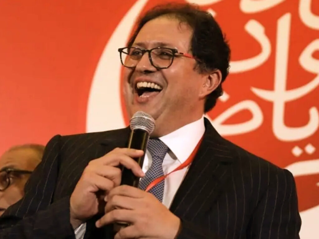 هشام أيت منا، رئيس الوداد الرياضي، يواجه تحديًا كبيرًا بشأن المدرب السابق للفريق، الجنوب أفريقي رولاني موكوينا. 1 هشام أيت منا رئيس الوداد الرياضي يعيش تحدي كبير بخصوص مدرب الفريق السابق الجنوب أفريقي رولاني موكوينا