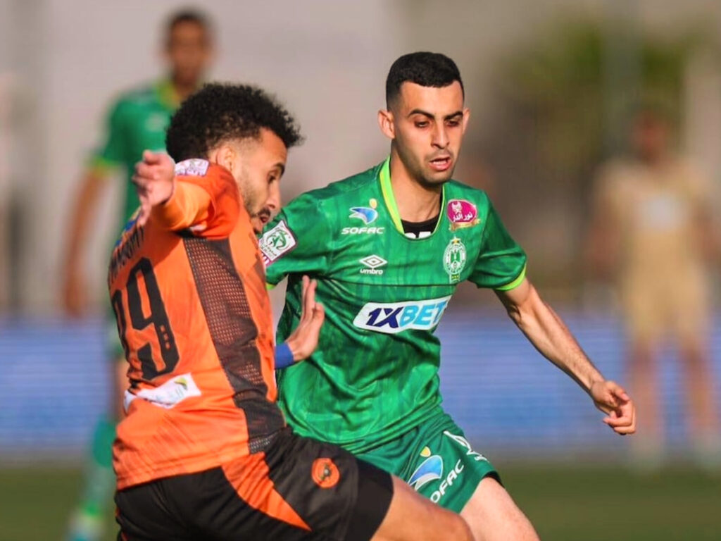 الرجاء الرياضي يتبنى استراتيجية جديدة للتفاوض بشأن تجديد عقدي يوسف بلعمري والحسين رحيمي. 1 الرجاء الرياضي يتجه نحو خطة بديلة لحسم أمر التجديد مع يوسف بلعمري و الحسين رحيمي