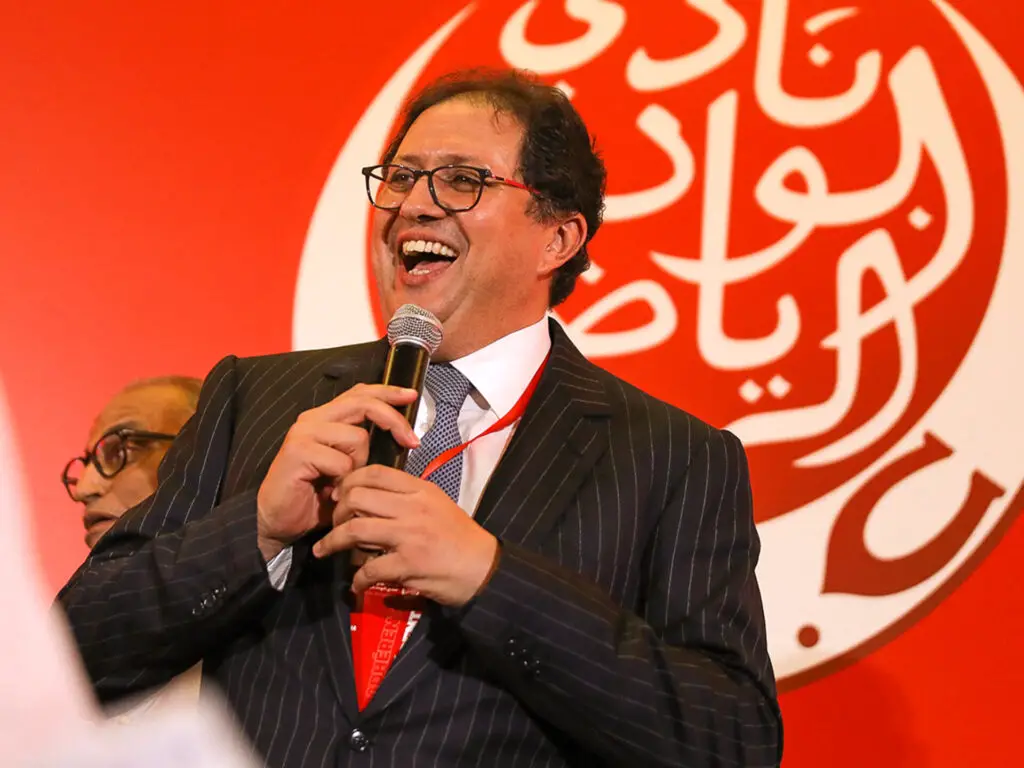 نادي الوداد الرياضي يدخل في منافسة قوية مع العين الإماراتي وبالميراس من أجل ضم نجم منتخب الكاميرون هشام أيت منا. 1 هشام أيت منا نادي الوداد الرياضي يدخل في صراع كبير مع العين الاماراتي و بالميراس من أجل التعاقد مع نجم منتخب الكاميرون