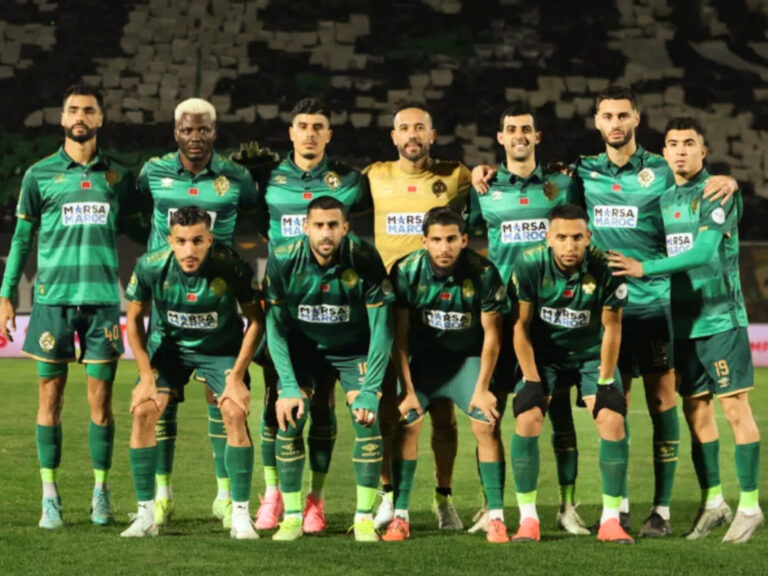 الرجاء الرياضي يقترب من التعاقد مع حارس المنتخب الوطني المغربي