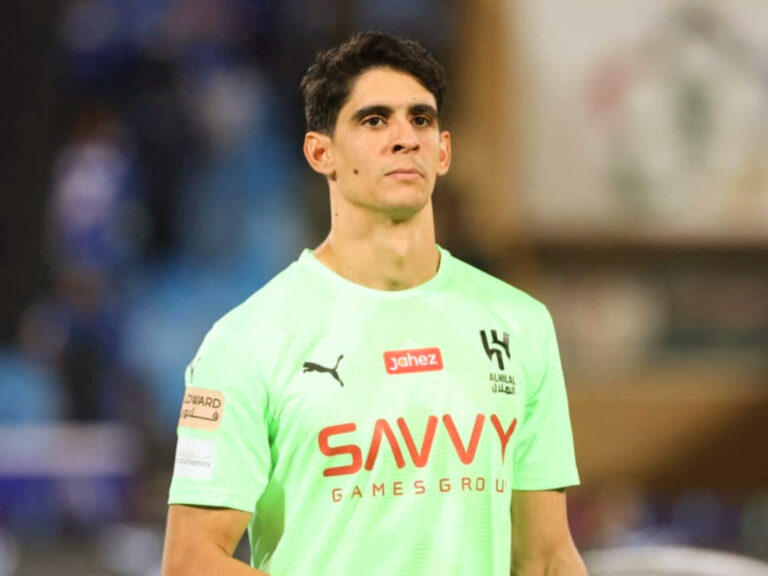 إدارة نادي الوداد الرياضي تطلب استعارة الحارس الدولي المغربي ياسين بونو من فريق الهلال السعودي