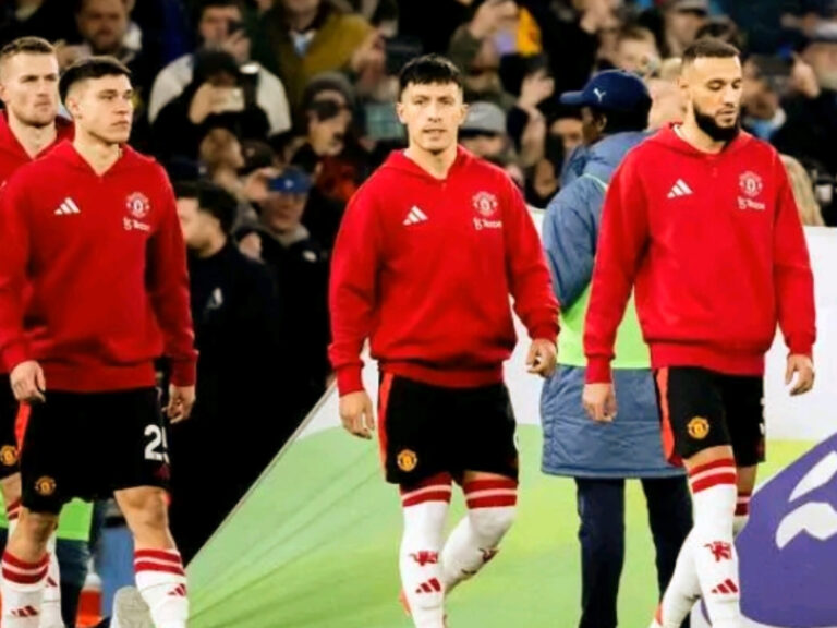 مانشستر يونايتد الانجليزي يحسم موقفه من بيع اللاعب الدولي المغربي نصير مزراوي
