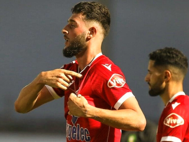 عرض إماراتي ضخم للتعاقد مع نسيم الشادلي لاعب نادي الوداد الرياضي و النادي ينتظر قرار أيت منا
