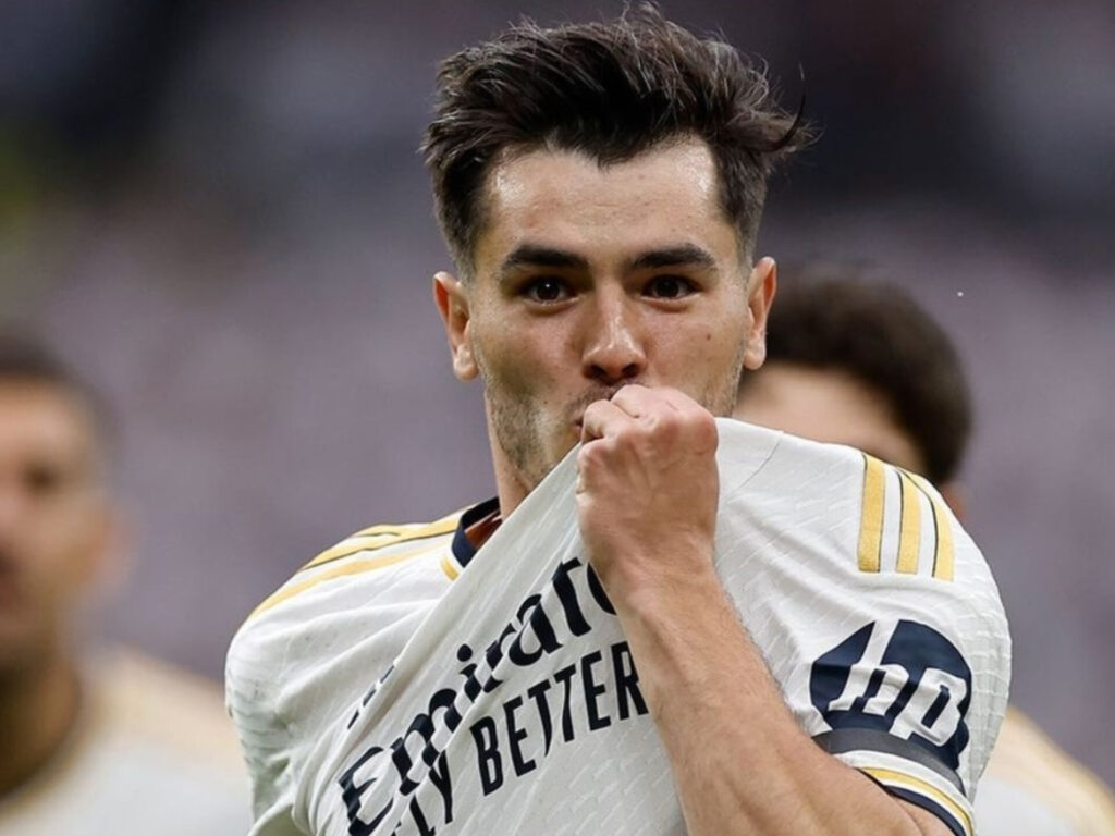 الدولي المغربي إبراهيم دياز يتجاوز المخاطر ويؤكد استمراره مع المنتخب الوطني المغربي وريال مدريد الإسباني. 1 الدولي المغربي إبراهيم دياز يتجاوز الخطر و يحسم في تواجده مع المنتخب الوطني المغربي و ريال مدريد الاسباني