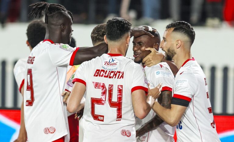 في كلاسيكو مجنون.. بنهاشم يقود الوداد للإطاحة بالجيش ويشعل صراع المركز الثاني