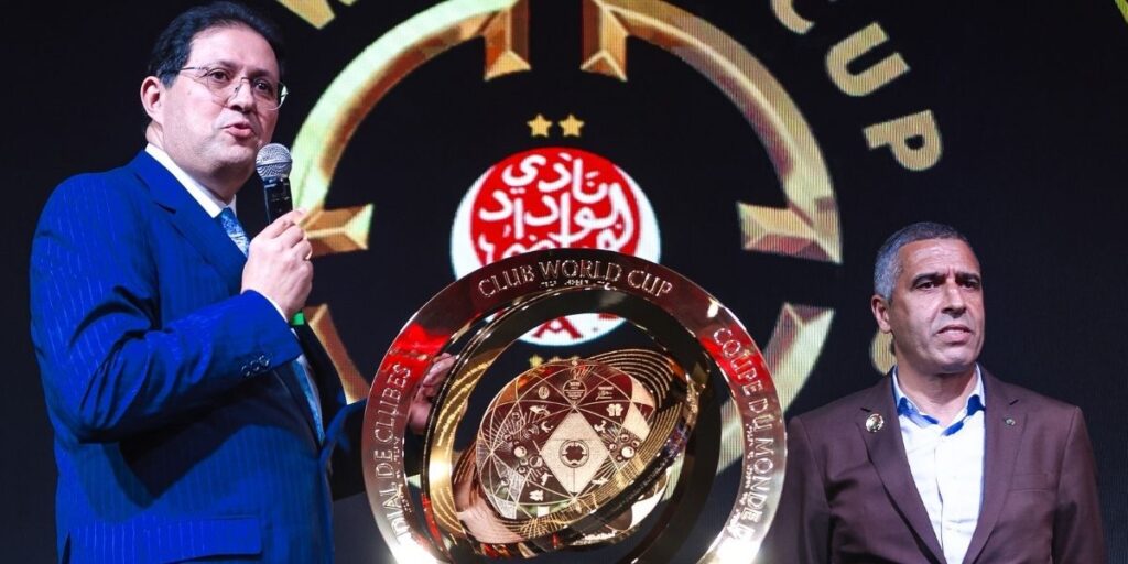قرار آيت منا حول المدرب الذي سيتولى قيادة الوداد في كأس العالم للأندية 1 قرار من آيت منا بشأن المدرب الذي سيقود الوداد في كأس العالم للأندية