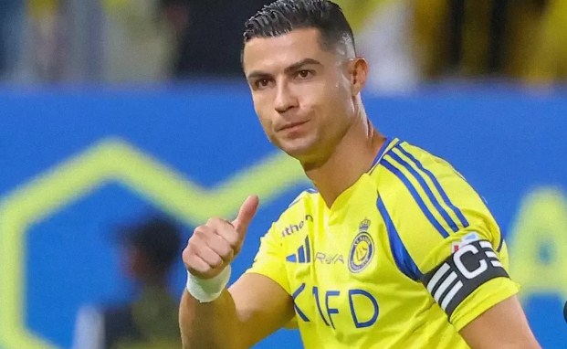 بطلب شخصي من الأسطورة كريستيانو رونالدو… النصر السعودي يعود بقوة ويجدد اهتمامه بضم نجم ريال مدريد وأحد أبرز لاعبي الموسم!