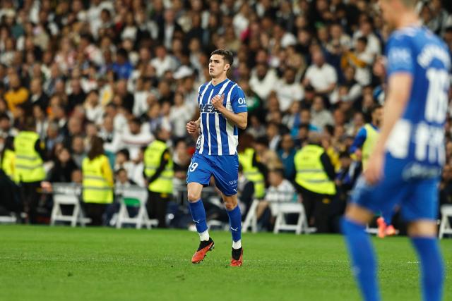 Strasbourg surveille l'attaquant argentin Joaquin Panichelli (Alavés)