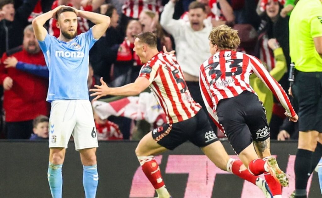 هدف دان بالارد القاتل يقود سندرلاند إلى نهائي التصفيات 1 Dan Ballard's Last-Gasp Goal Sends Sunderland To Play-Off Final