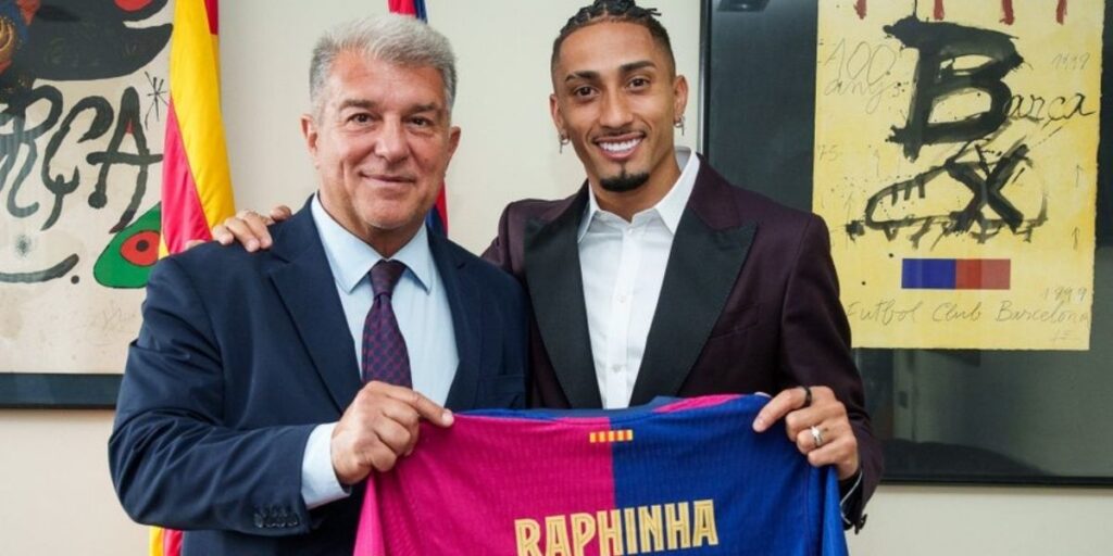 رافينيا يتفوق على يامين لامال في تمديد عقده مع برشلونة 1 رافينيا يسبق يامين لامال في تمديد العقد مع برشلونة