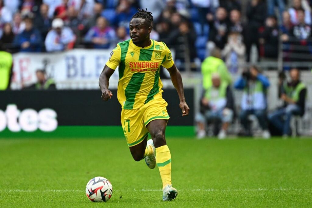 باريس إف سي يجري مفاوضات مع نانت حول مويسس سايمون 1 Le Paris FC négocie avec Nantes pour Moses Simon