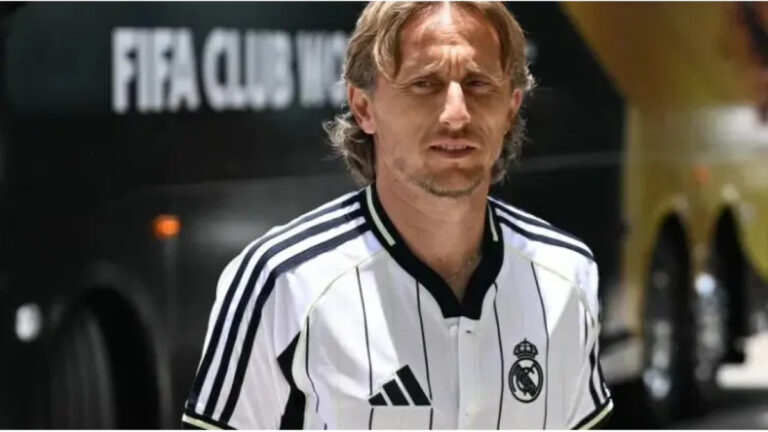 تدخل غير متوقع في الدقيقة 90 يربك ريال مدريد… ومودريتش يكشف المستور بعد التعادل الصادم أمام الهلال!