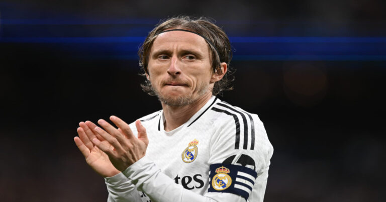 تقارير تؤكد اتفاق مودريتش مع نادٍ أوروبي كبير منذ أسابيع… نجم ريال مدريد حسم مستقبله دون إعلان رسمي