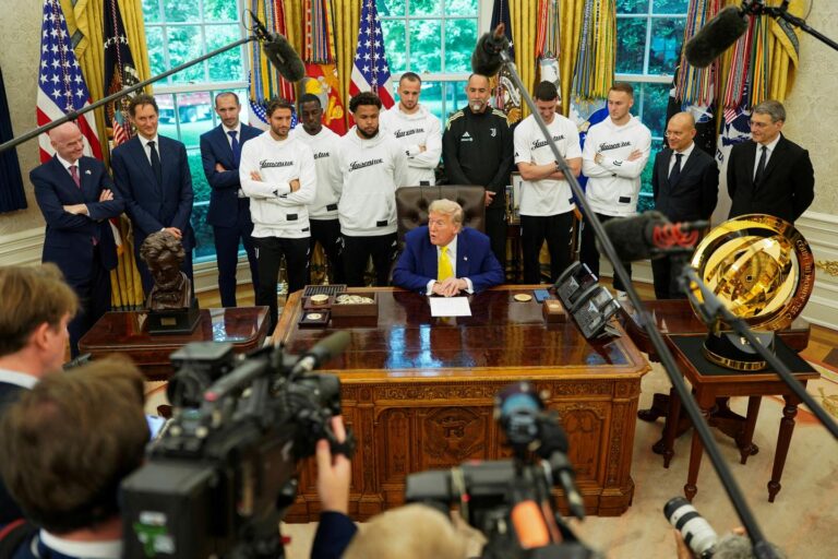 La rencontre ubuesque entre Donald Trump et une délégation de la Juventus Turin à la Maison Blanche