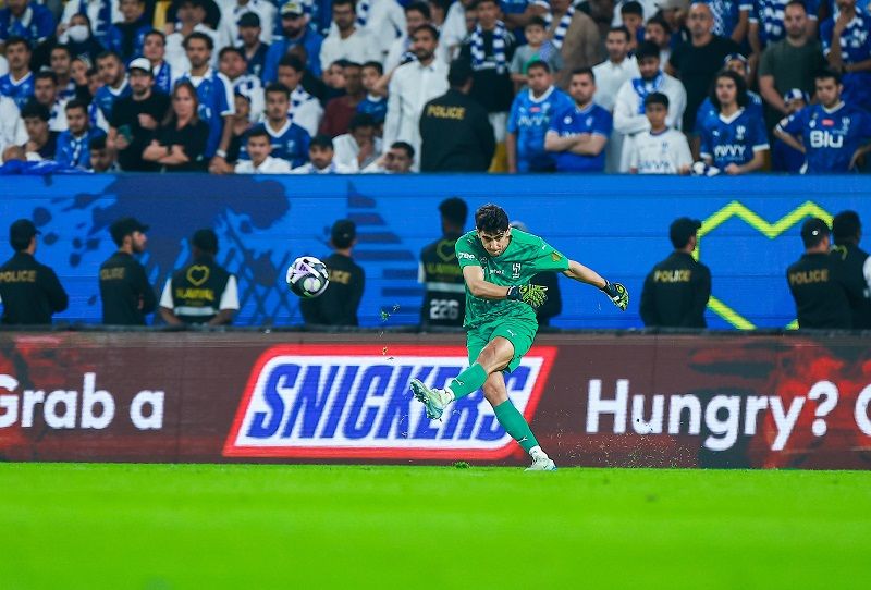 بونو يُشير إلى احتمال رحيله عن الهلال السعودي 1 بونو يُلمّح لإمكانية مغادرة الهلال السعودي – InfoSports