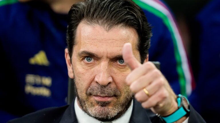 Buffon sort la sulfateuse pour tacler le déserteur Acerbi