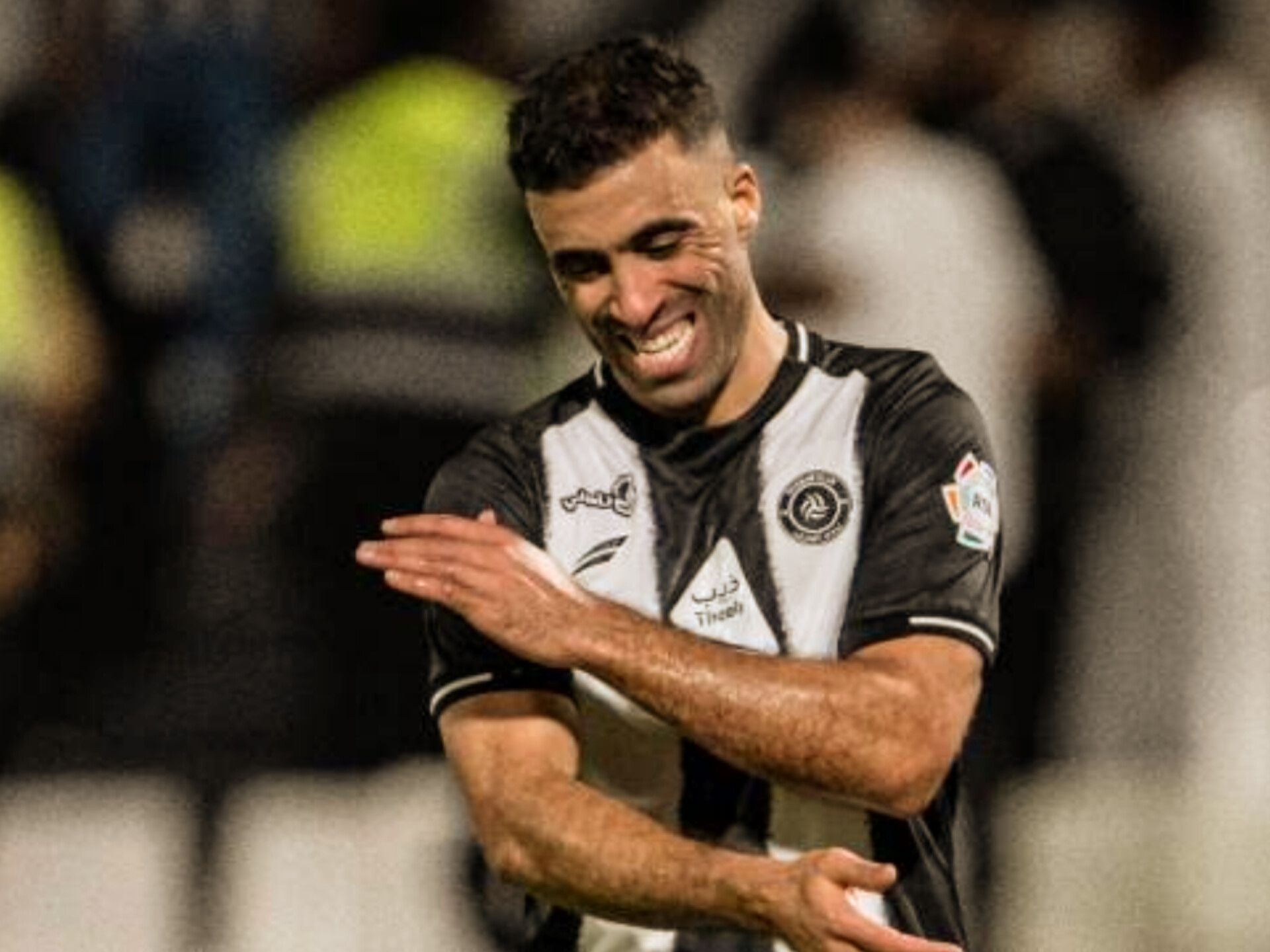 هشام أيت منا يكشف تفاصيل صفقة عبد الرزاق حمد الله، لاعب فريق الشباب السعودي