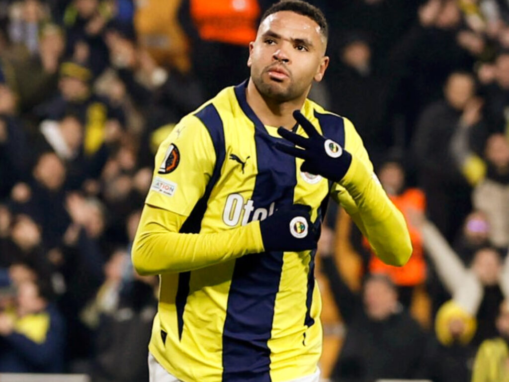 مورينيو يوضح مصير يوسف النصيري. 1 مورينيو يحسم الجدل بشأن رحيل يوسف النصيري