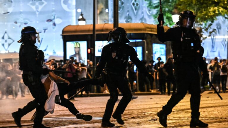 "La fête vire à la guérilla", "Le PSG a vraiment gagné?"... la presse étrangère choquée par le "chaos" à Paris