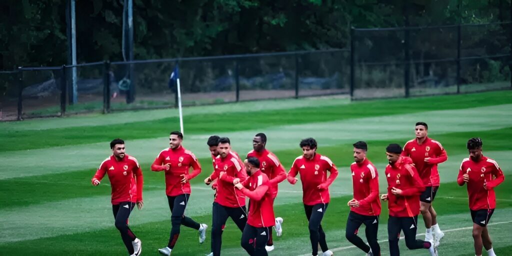 تحركات خفية داخل النادي الأهلي لتأمين صفقة هجوم مثيرة بعد كأس العالم.. نجم محلي متميز على أعتاب الانتقال في صفقة تبادلية غير متوقعة. 1 تحركات سرّية داخل الأهلي لحسم صفقة هجومية مفاجئة بعد كأس العالم.. نجم محلي بارز على أعتاب الانتقال في صفقة تبادلية غير متوقعة