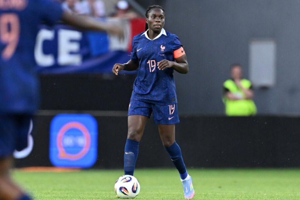 L'inquiétude Griedge Mbock, incertaine pour le premier match des Bleues à l'Euro contre l'Angleterre