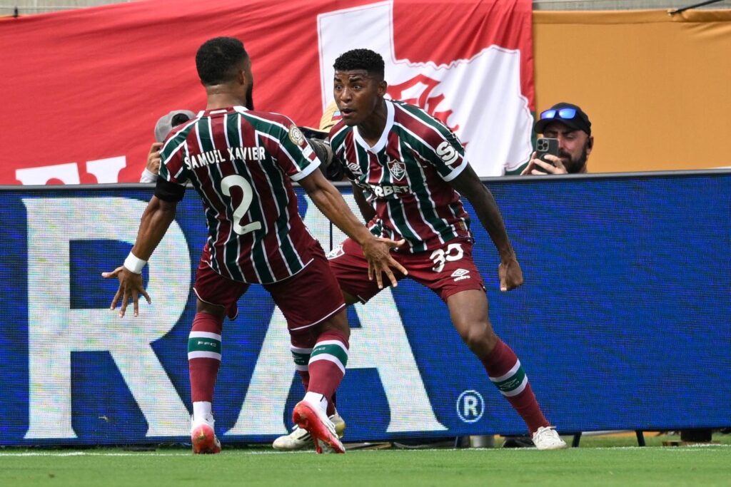 النادي البرازيلي فلومينينسي يتأهل كأول فريق لنصف النهائي على حساب الهلال 1 le club brésilien de Fluminense premier qualifié pour les demi-finales aux dépens d’Al-Hilal