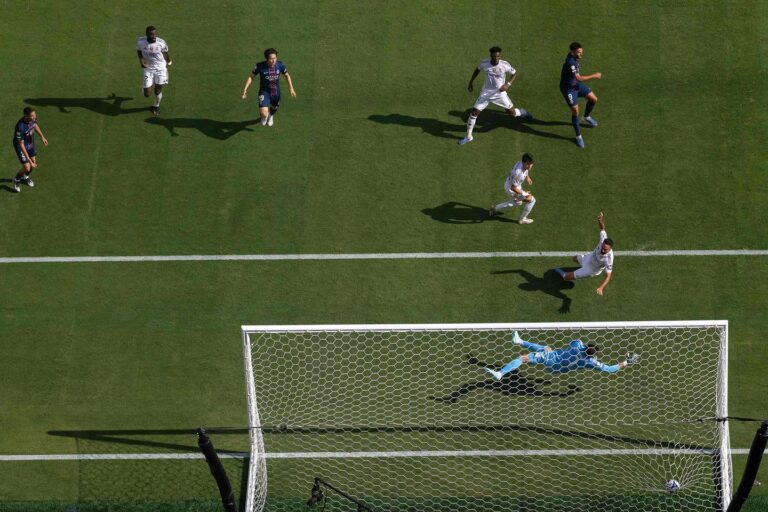 la presse étrangère enchantée par la « leçon de football » contre le Real Madrid