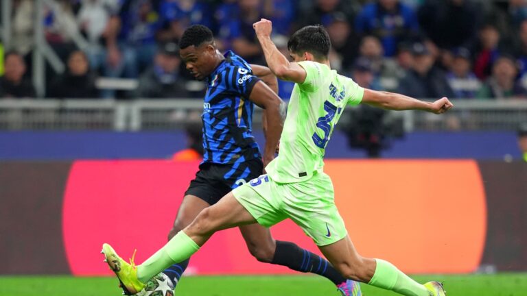 "Il y avait faute de Dumfries", Gerard Martin ne digère toujours pas l’élimination contre l’Inter Milan