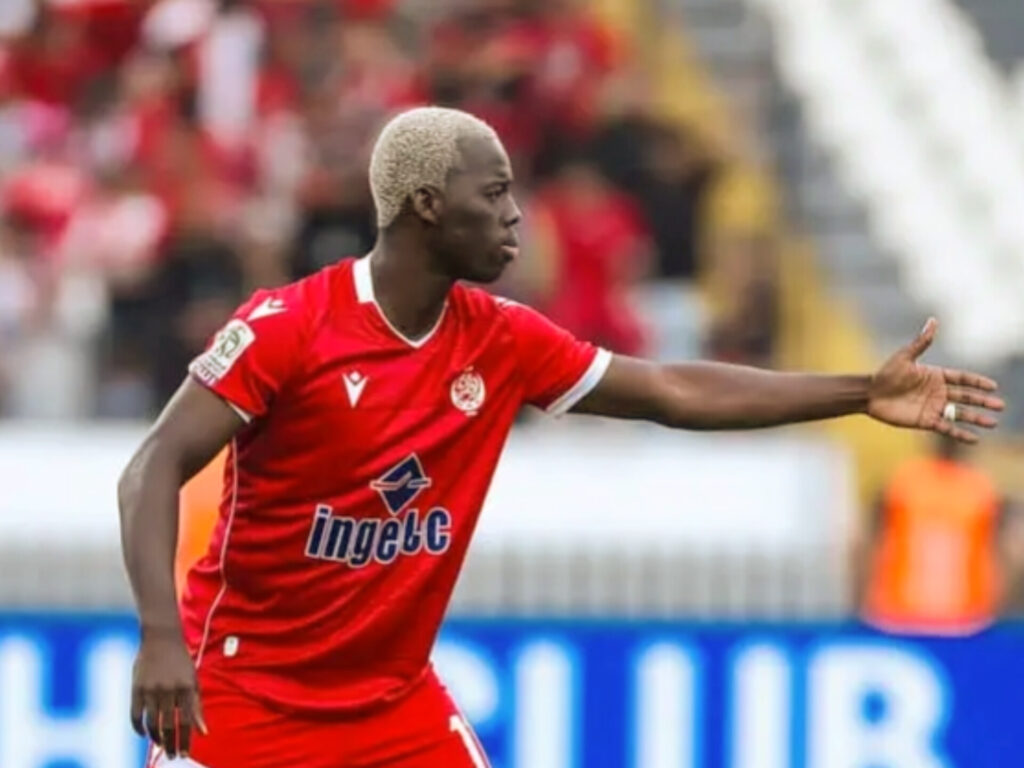انتظار اللاعب البوركينابي عزيز لقرار نادي الوداد الرياضي: حلم يسعى لتحقيقه 1 حلم اللاعب البوركينابي عزيز كي ينتظر قرار الوداد الرياضي
