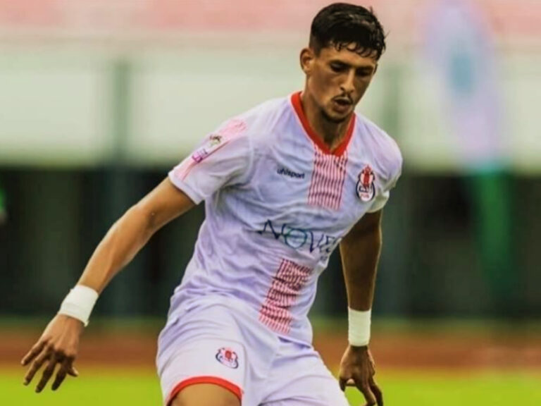 مدرب الوداد الرياضي يصر على إنتداب مدافع الزمالك المصري