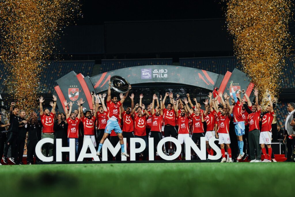 المحكمة الرياضية الدولية تضفي غموضًا على قرار سحب لقب الدوري من الأهلي ومنحها لبيراميدز! 1 المحكمة الرياضية الدولية تثير الغموض بشأن سحب لقب الدوري من الأهلي ومنحه لبيراميدز!