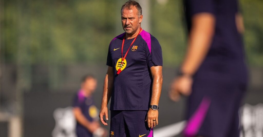أزمة غير متوقعة تهز أرجاء كامب نو.. رغم مكانته كلاعب بارز في برشلونة، يفاجئ هانسي فليك الجميع بقراره استبعاده من خطط الموسم المقبل! 1 أزمة غير متوقعة تهز كامب نو.. رغم كونه من أفضل لاعبي برشلونة هانسي فليك يُفاجئ الجميع ويقرر أنه لا مكان له في خططه للموسم القادم!