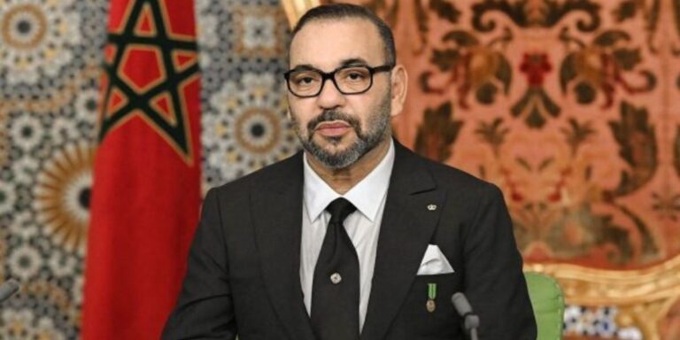 الملك محمد السادس يعزي أفراد أسرة الراحل أحمد فرس