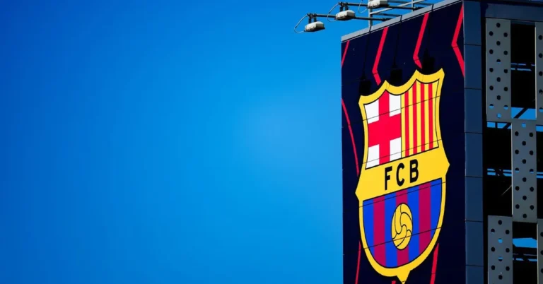 قرار مفاجئ ينقذ برشلونة من أزمة كبرى.. وجماهير النادي تستقبل الخبر بسعادة غامرة!