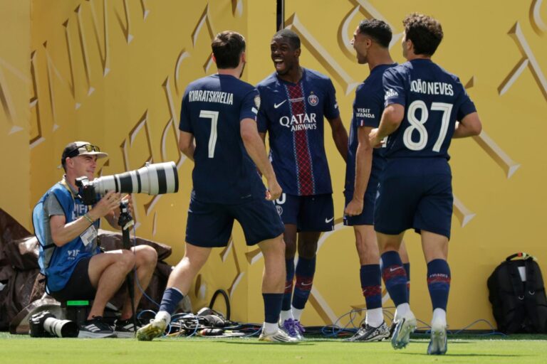 Ousmane Dembélé, Désiré Doué et sept autres joueurs du PSG parmi les trente finalistes