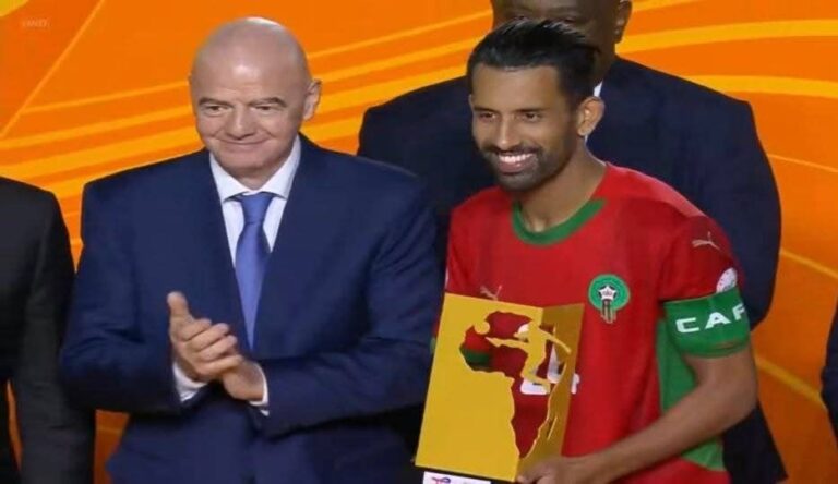 ربيع حريمات يُتوج بجائزة أفضل لاعب في كأس أمم إفريقيا للمحليين!